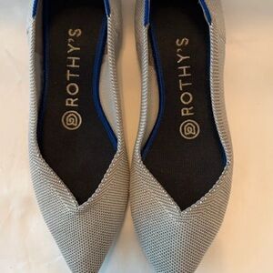 Rothy's Light Gray Pointed Knit Flats with Blue Trim